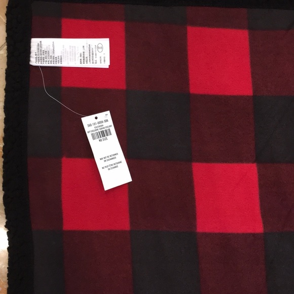 NWT Hollister throw blanket - Picture 2 of 3